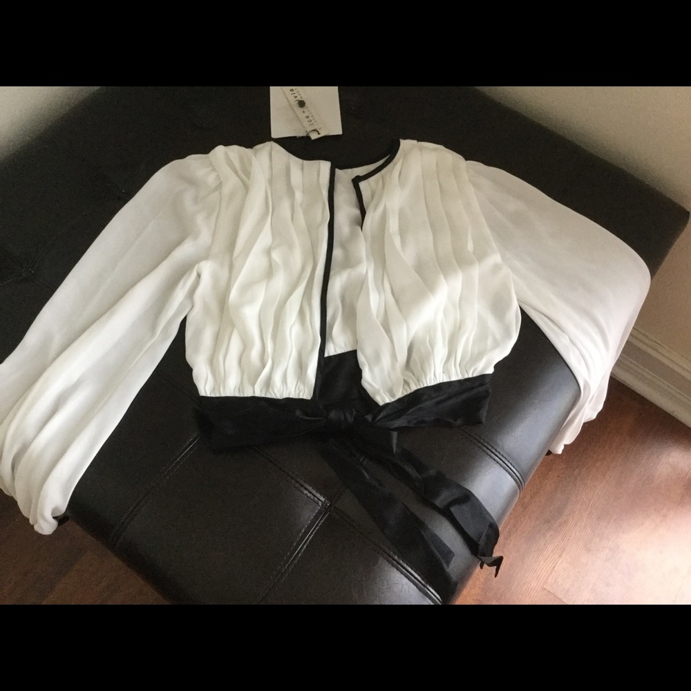 SOLD! NWT ALICE + OLIVIA Dakota Tie Back Crop Top - Picture 14 of 16